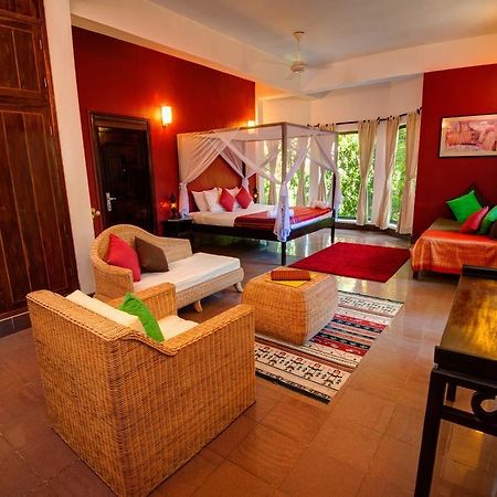 The Willow Boutique Hotel Phnom Penh Exterior foto